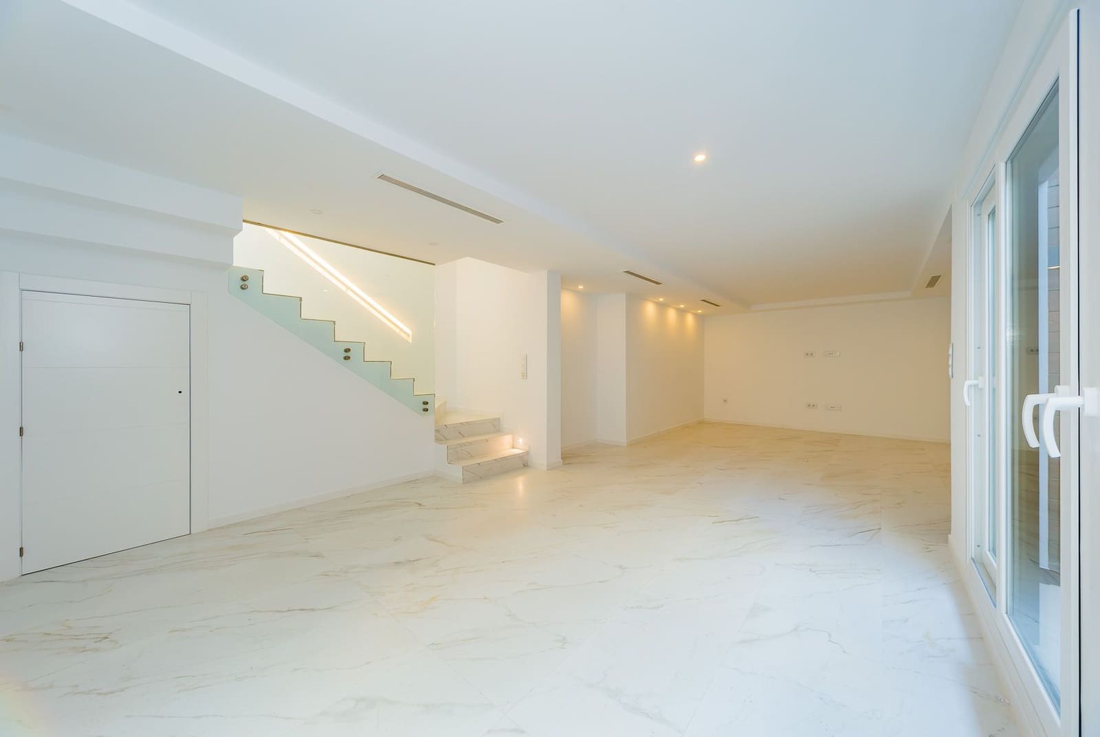 4 chambre Villa/Maison à vendre à Aguas Nuevas avec piscine garage - 699 000 € (Ref: 5271202)