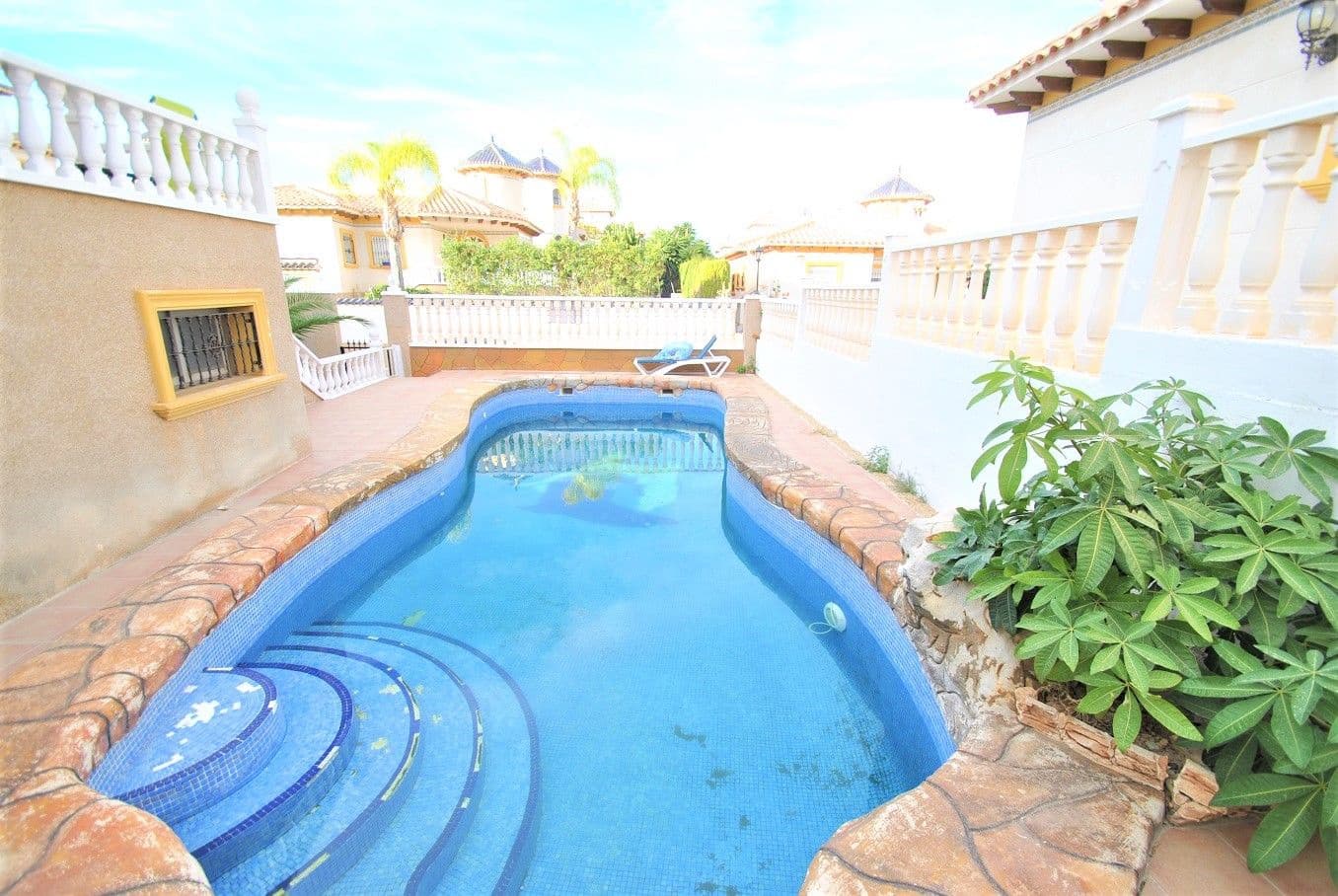 3 bedroom Villa for sale in Villamartin with pool garage - € 347,000 (Ref: 5669293)