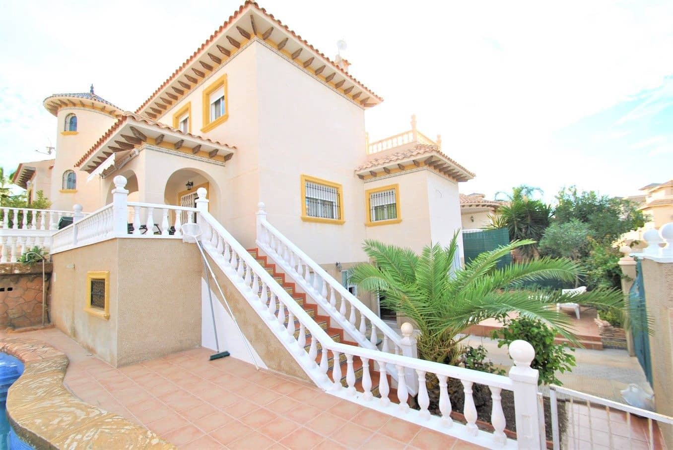 3 bedroom Villa for sale in Villamartin with pool garage - € 347,000 (Ref: 5669293)