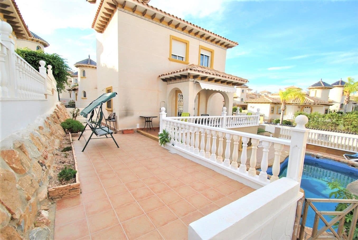 3 bedroom Villa for sale in Villamartin with pool garage - € 347,000 (Ref: 5669293)