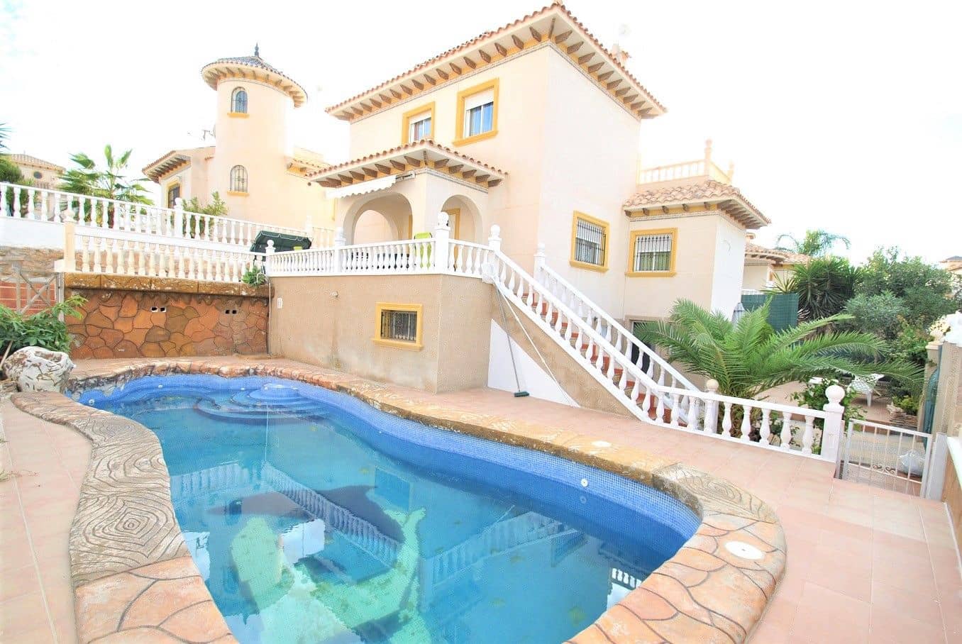 3 bedroom Villa for sale in Villamartin with pool garage - € 347,000 (Ref: 5669293)