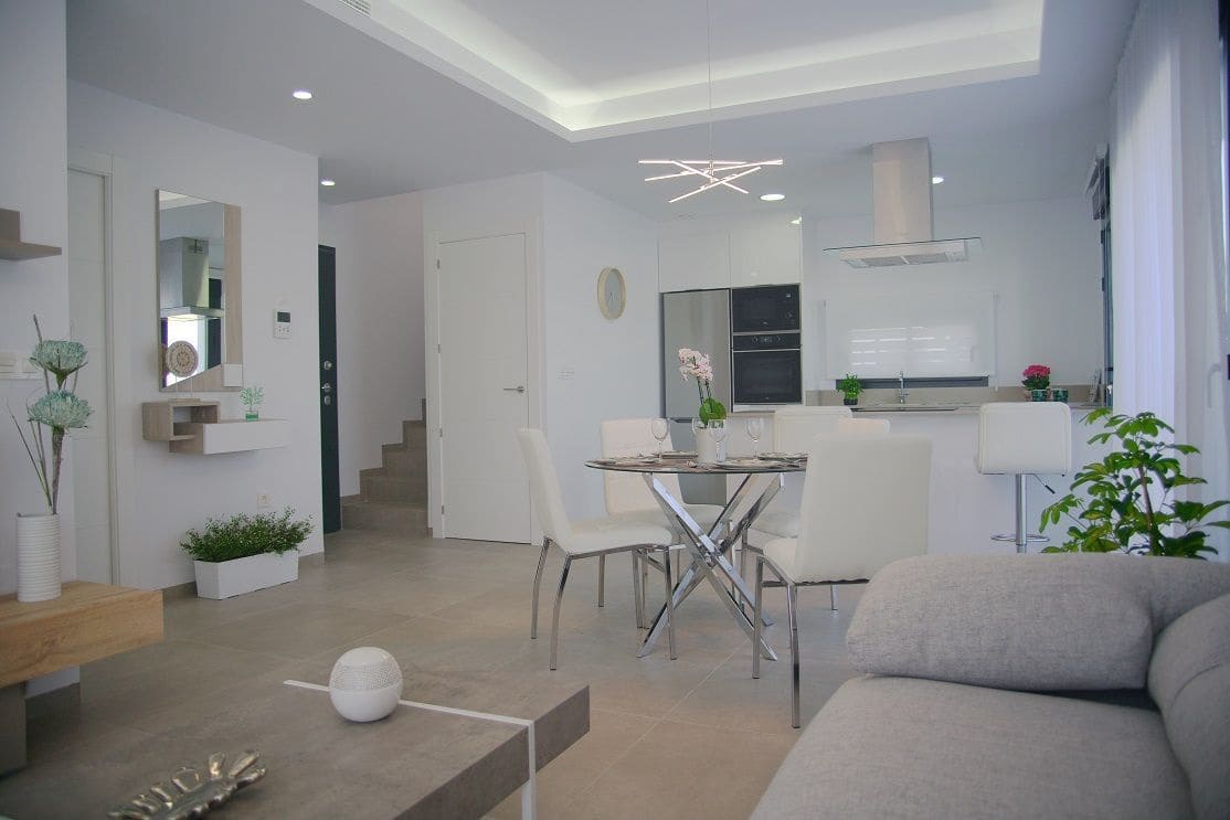 3 bedroom Villa for sale in Los Montesinos with pool garage - € 358,000 (Ref: 6973708)