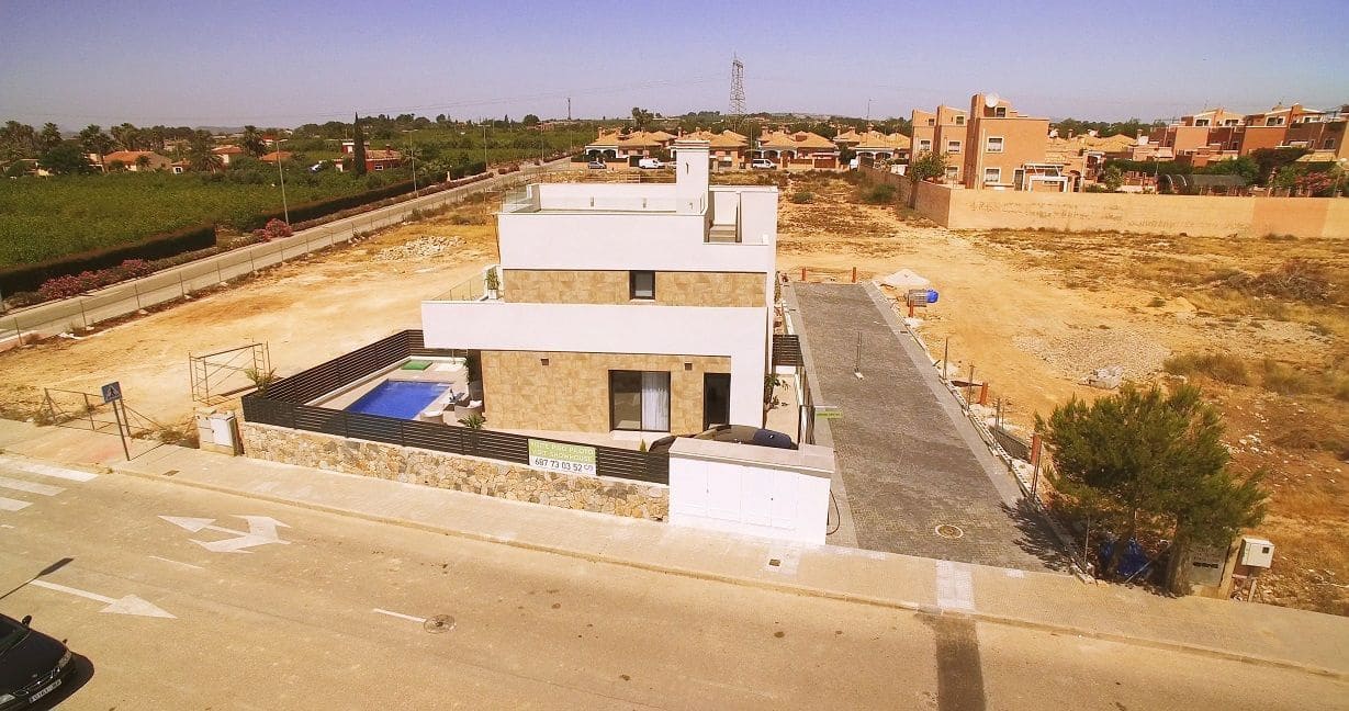 3 bedroom Villa for sale in Los Montesinos with pool garage - € 358,000 (Ref: 6973708)
