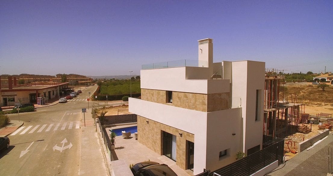 3 bedroom Villa for sale in Los Montesinos with pool garage - € 358,000 (Ref: 6973708)