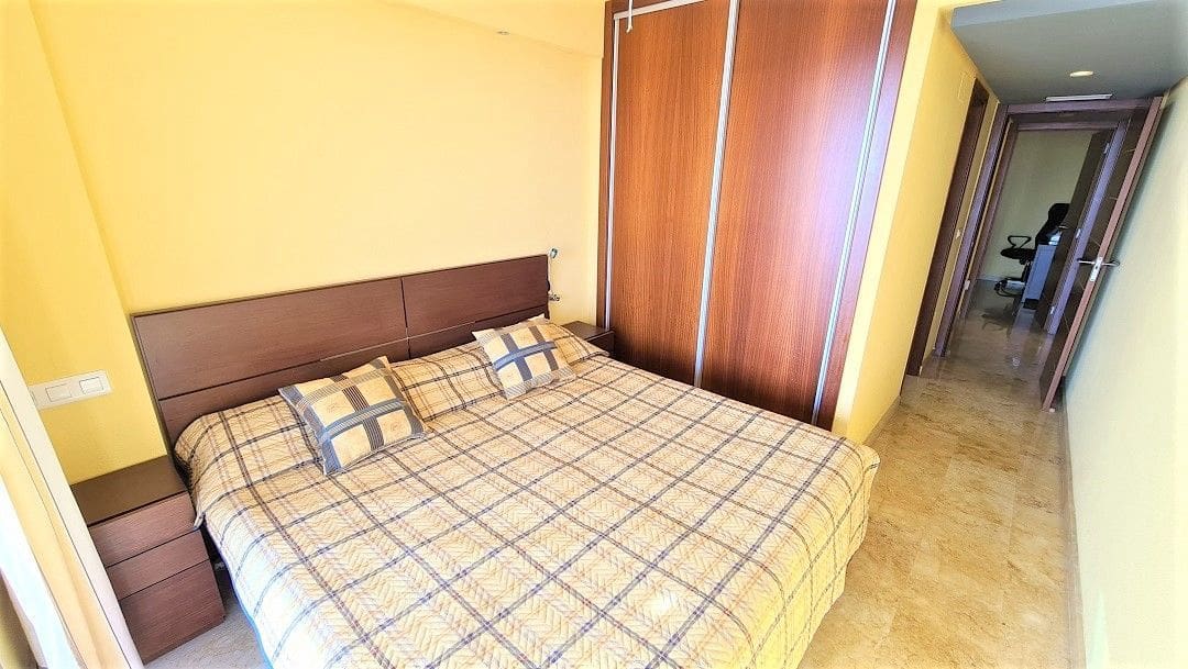 3 bedroom Apartment for sale in Torrevieja with pool - € 315,000 (Ref: 7096819)