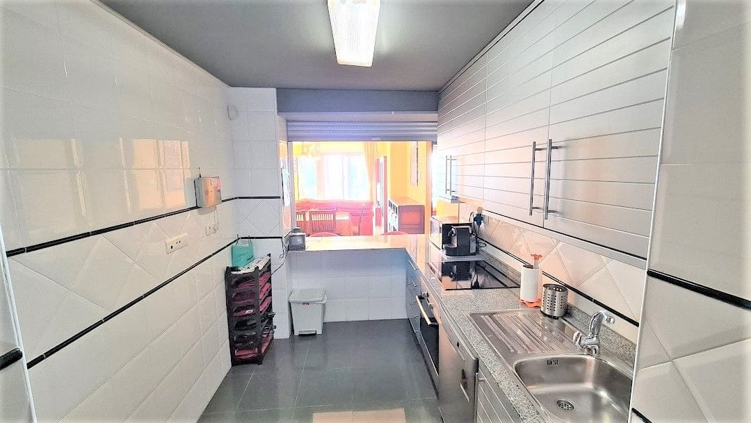 3 bedroom Apartment for sale in Torrevieja with pool - € 315,000 (Ref: 7096819)