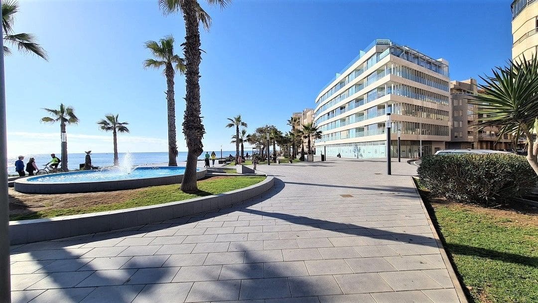 3 bedroom Apartment for sale in Torrevieja with pool - € 315,000 (Ref: 7096819)