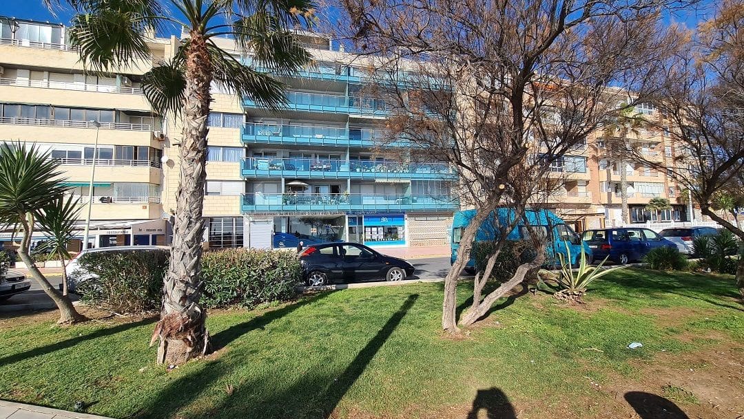 3 bedroom Apartment for sale in Torrevieja with pool - € 315,000 (Ref: 7096819)
