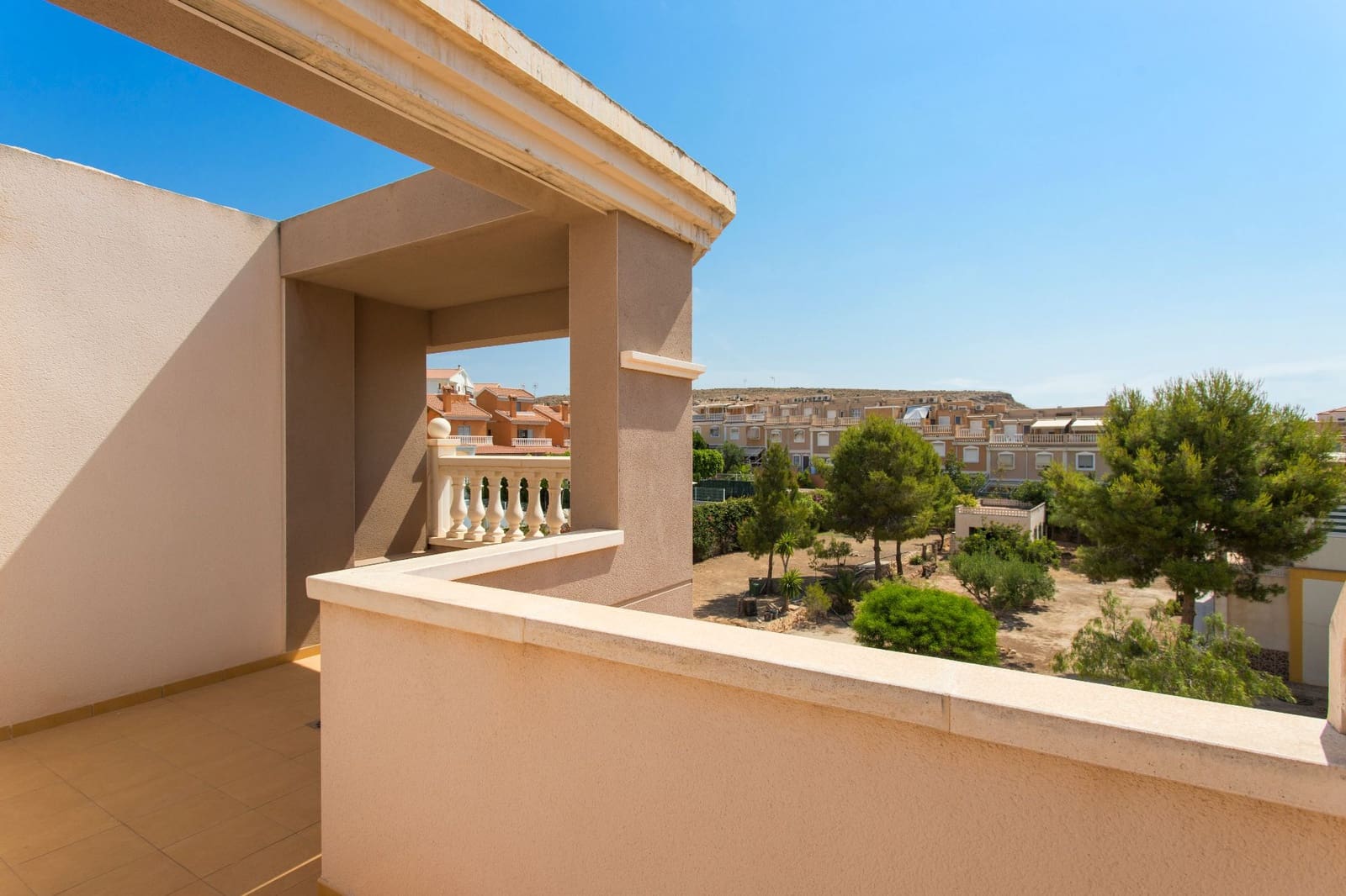 3 quarto Bungalow para venda em Santa Pola com piscina garagem - 285 000 € (Ref: 7207280)