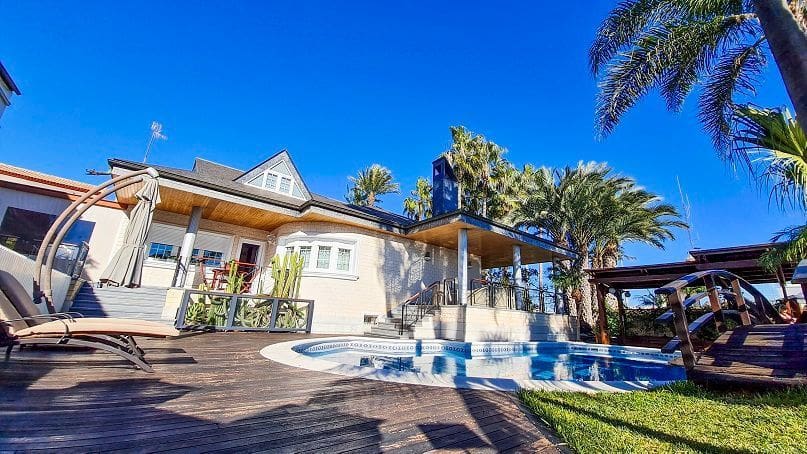 5 bedroom Villa for sale in San Pedro del Pinatar with pool garage - € 1,890,000 (Ref: 7384998)