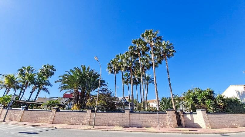 5 bedroom Villa for sale in San Pedro del Pinatar with pool garage - € 1,890,000 (Ref: 7384998)