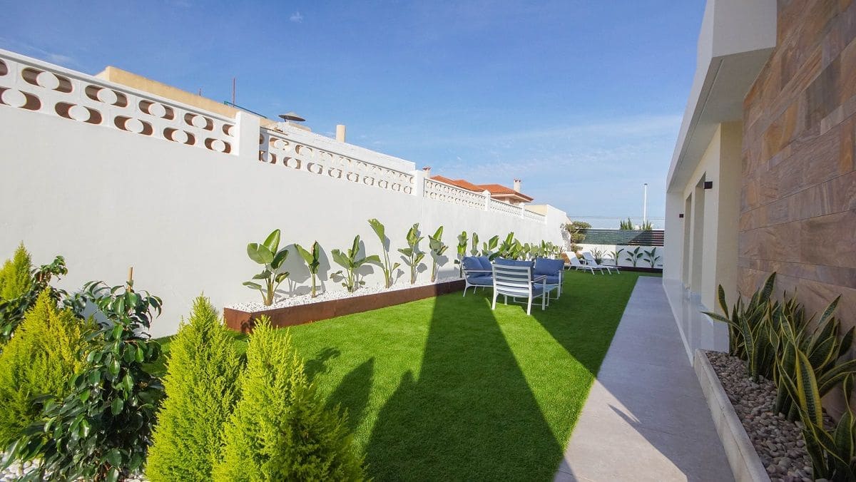 3 camera da letto Villa in vendita in La Siesta con piscina garage - 449.000 € (Rif: 7494743)