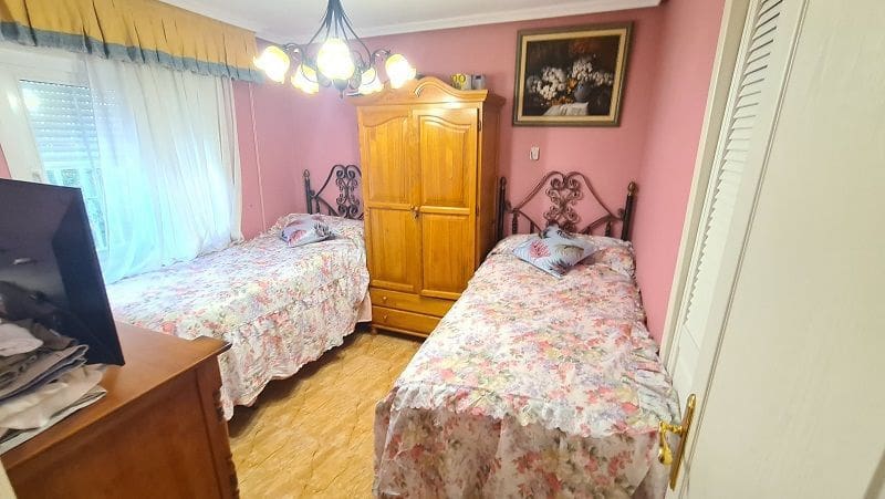 4 bedroom Villa for sale in Torrevieja - € 279,990 (Ref: 7700833)