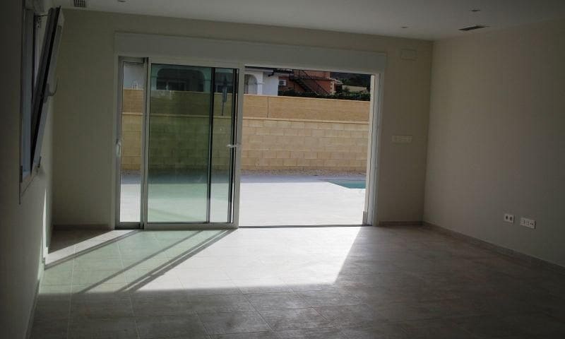 3 bedroom Villa for sale in La Romana with pool - € 375,000 (Ref: 7898437)