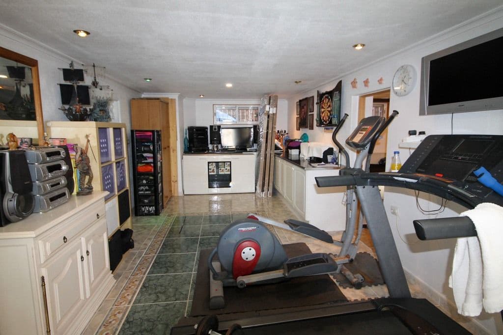 4 bedroom Villa for sale in San Miguel de Salinas with pool - € 299,000 (Ref: 7910912)