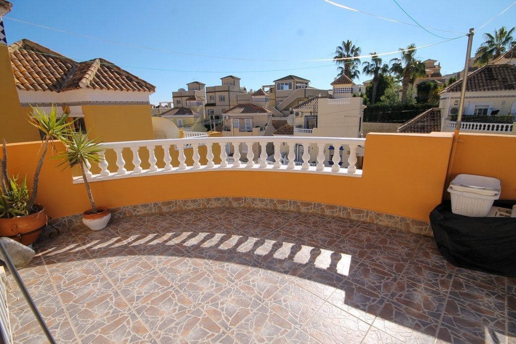 4 bedroom Villa for sale in San Miguel de Salinas with pool - € 299,000 (Ref: 7910912)