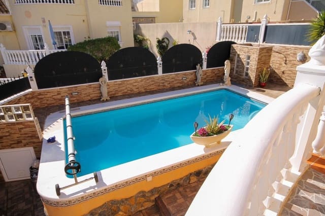 Chalet de 4 habitaciones en San Miguel de Salinas en venta con piscina - 299.000 € (Ref: 7910912)