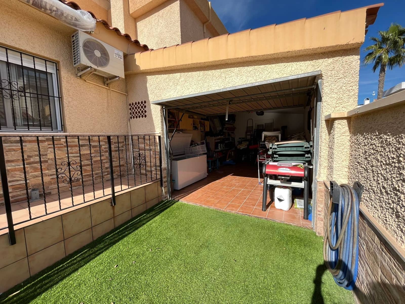 3 soverom Kjedet enebolig til salgs i Orihuela Costa med svømmebasseng - € 290 000 (Ref: 8055808)