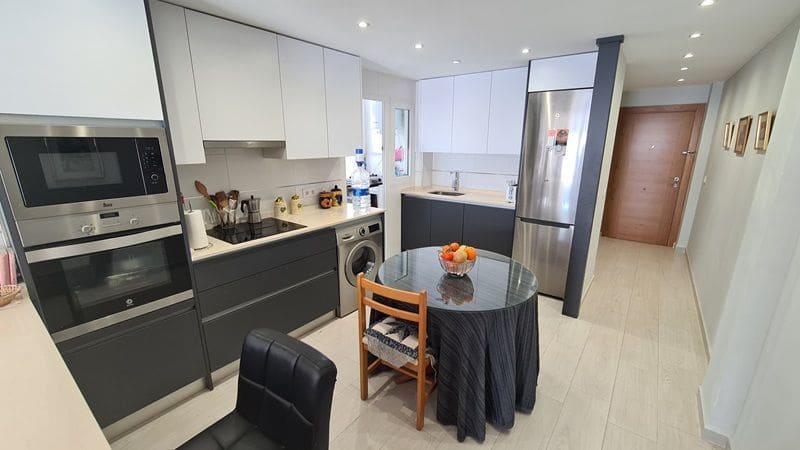 3 bedroom Apartment for sale in Torrevieja - € 311,000 (Ref: 8076332)