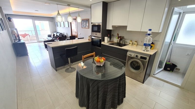 3 bedroom Apartment for sale in Torrevieja - € 311,000 (Ref: 8076332)