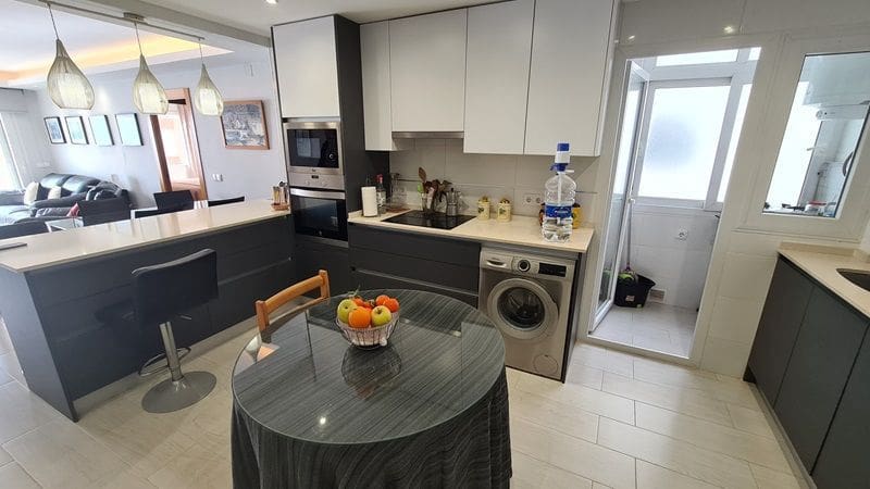 3 bedroom Apartment for sale in Torrevieja - € 311,000 (Ref: 8076332)