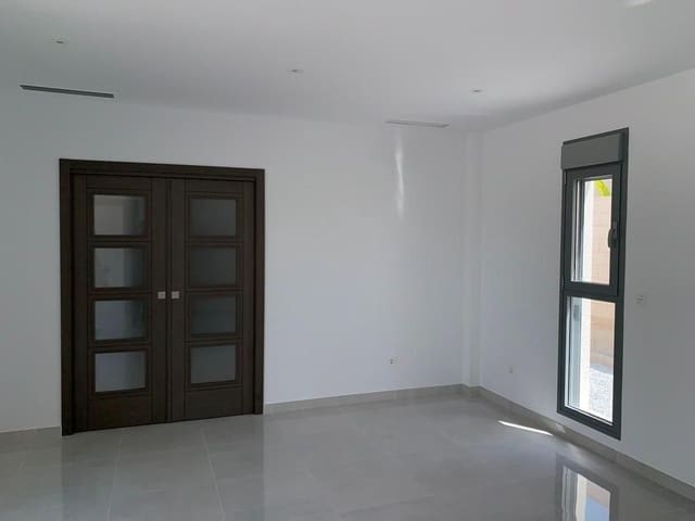 4 chambre Villa/Maison à vendre à Pinoso avec piscine - 436 000 € (Ref: 8130269)