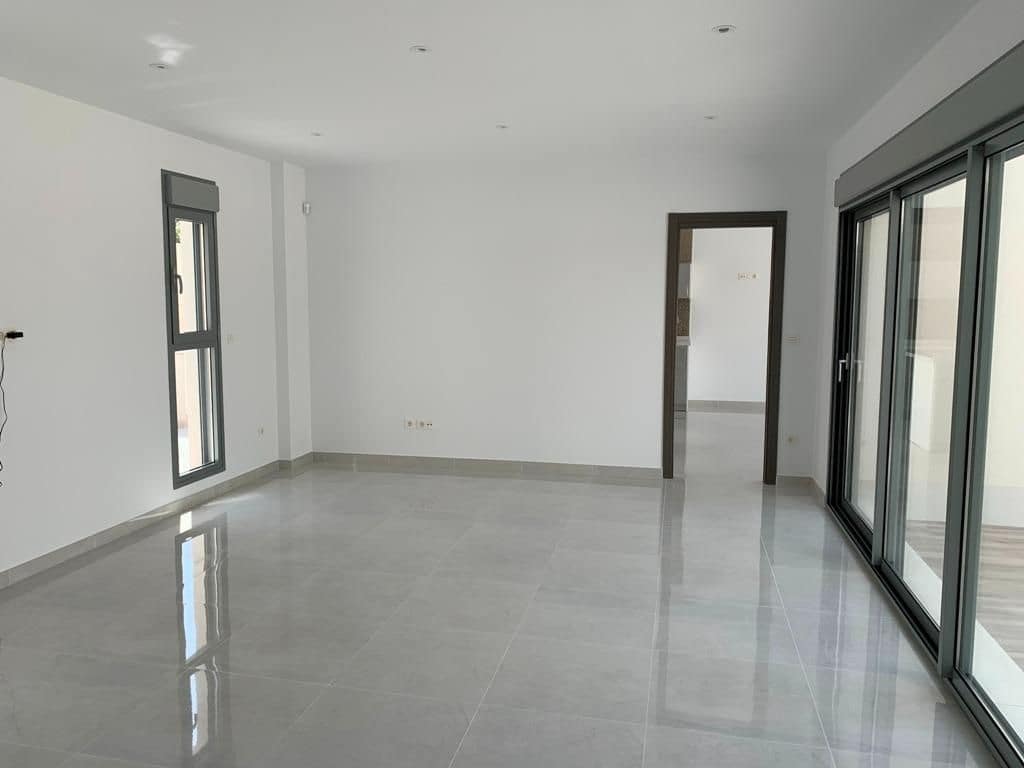 4 bedroom Villa for sale in Pinoso with pool - € 436,000 (Ref: 8130269)