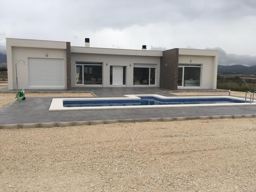 3 bedroom Villa for sale in Pinoso with pool - € 398,000 (Ref: 8130270)