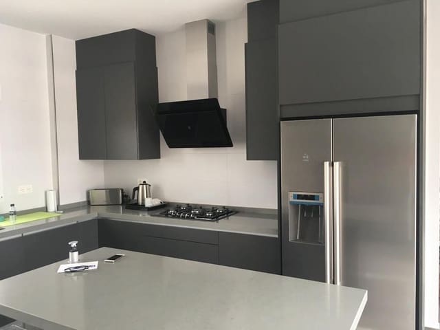 3 sypialnia Willa na sprzedaż w Pinoso z basenem - 398 000 € (Ref: 8130270)
