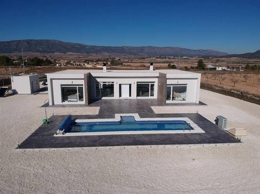 3 bedroom Villa for sale in Pinoso with pool - € 398,000 (Ref: 8130270)