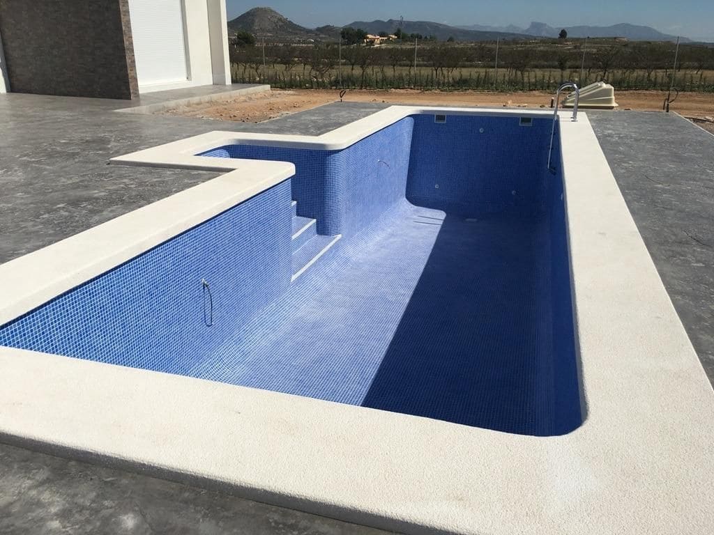 3 bedroom Villa for sale in Pinoso with pool - € 398,000 (Ref: 8130270)