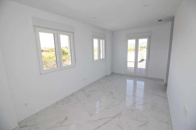 4 quarto Moradia para venda em Pinoso com piscina - 547 000 € (Ref: 8130272)