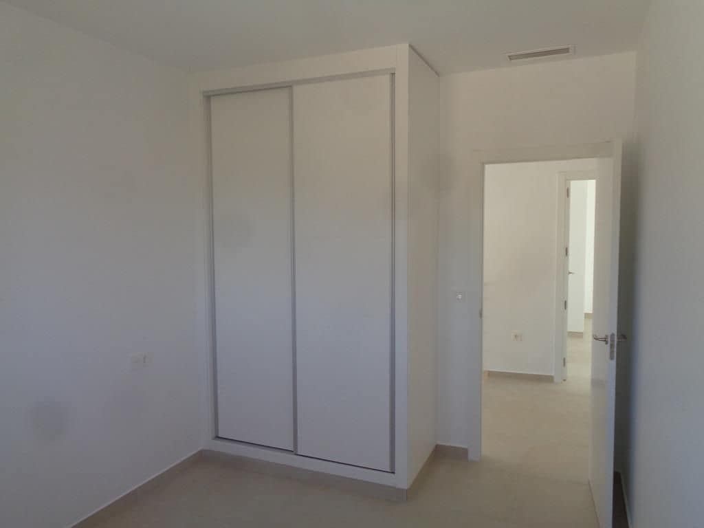 4 bedroom Villa for sale in Pinoso with pool - € 397,000 (Ref: 8130275)