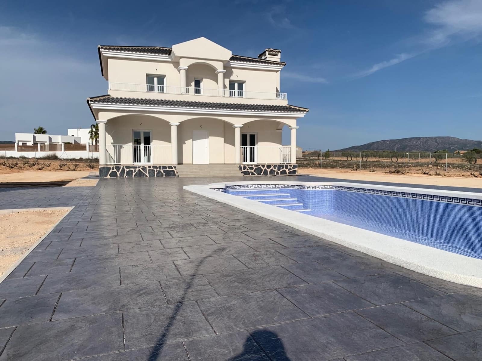 4 bedroom Villa for sale in Pinoso with pool - € 397,000 (Ref: 8130275)