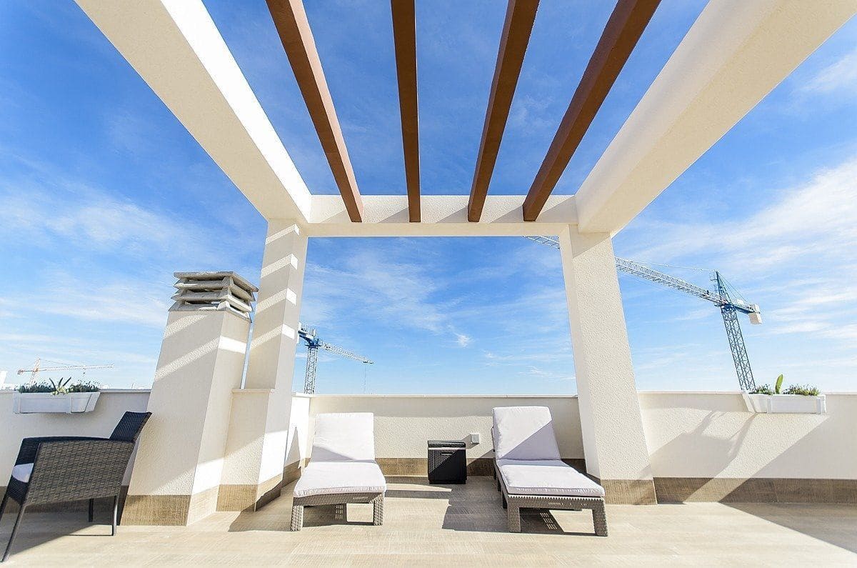 3 bedroom Villa for sale in Playa Honda with pool - € 580,000 (Ref: 8208067)