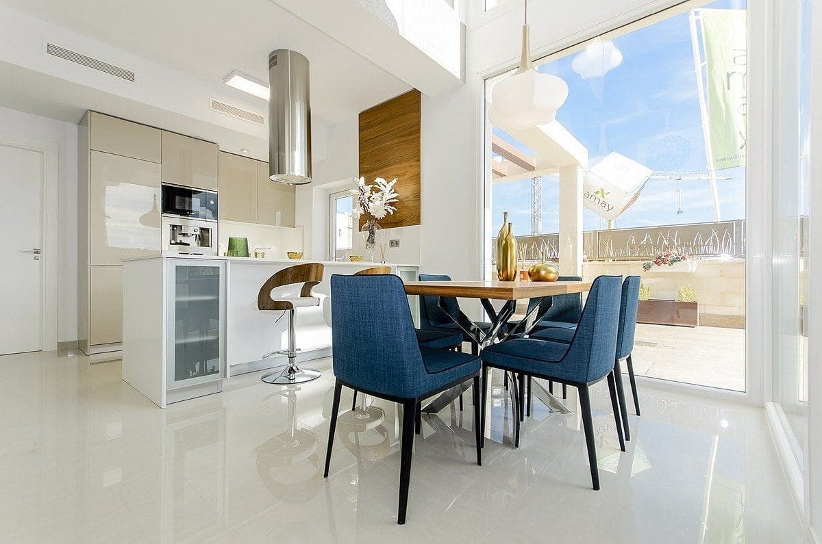 3 bedroom Villa for sale in Playa Honda with pool - € 580,000 (Ref: 8208067)