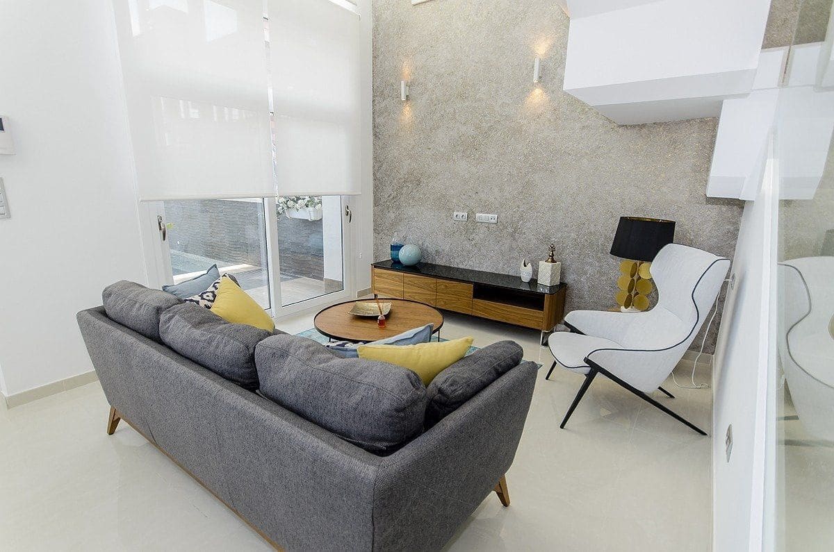 3 bedroom Villa for sale in Playa Honda with pool - € 580,000 (Ref: 8208067)