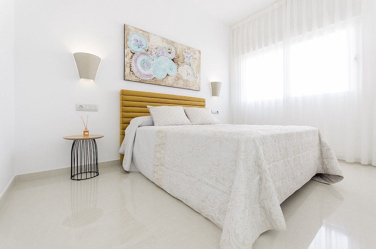 3 bedroom Villa for sale in Playa Honda with pool - € 580,000 (Ref: 8208067)
