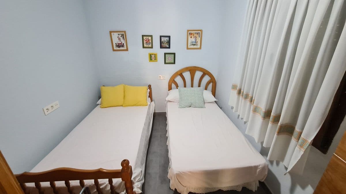 2 bedroom Bungalow for sale in Torrevieja - € 195,000 (Ref: 8297560)