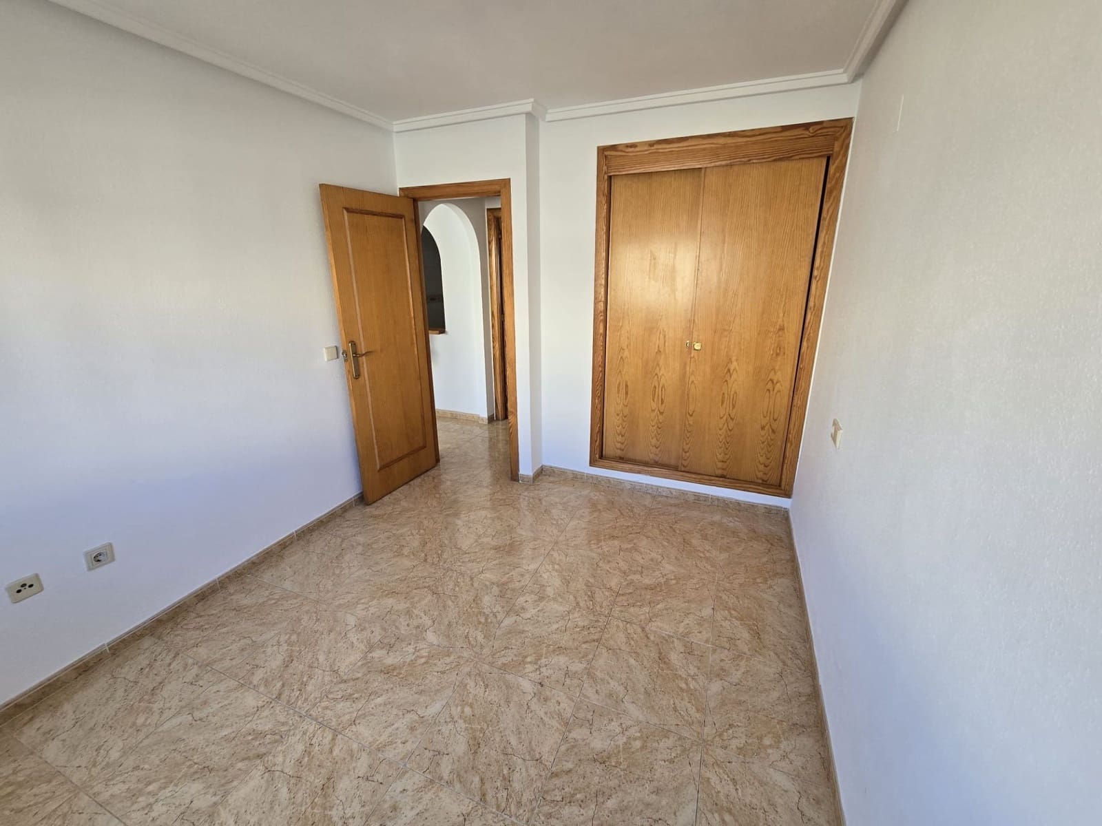 2 bedroom Apartment for sale in Torrevieja with pool - € 136,500 (Ref: 8874119)