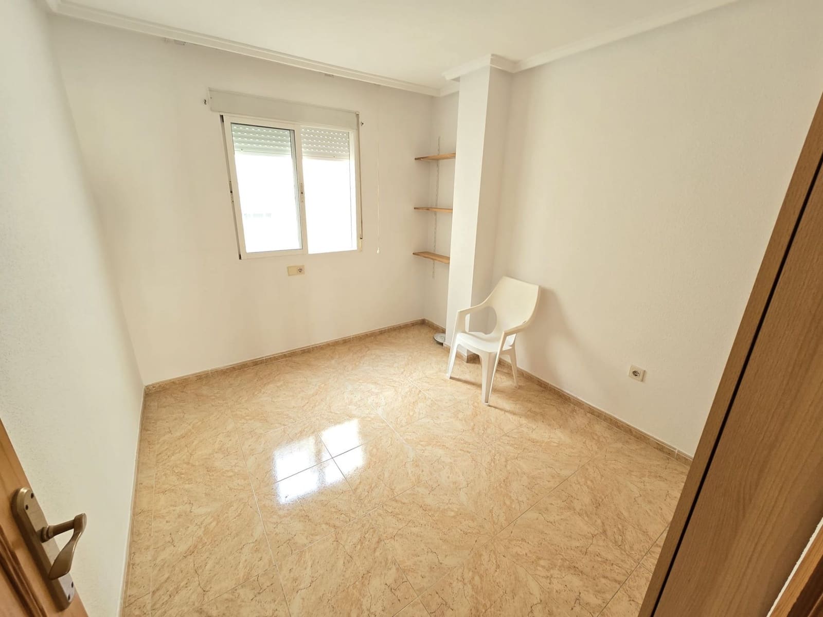 2 bedroom Apartment for sale in Torrevieja with pool - € 136,500 (Ref: 8874119)