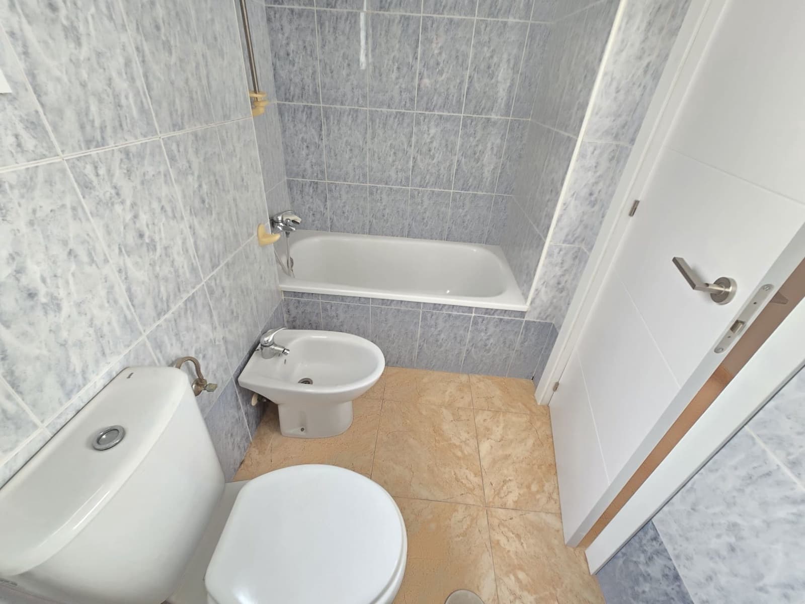 2 bedroom Apartment for sale in Torrevieja with pool - € 136,500 (Ref: 8874119)