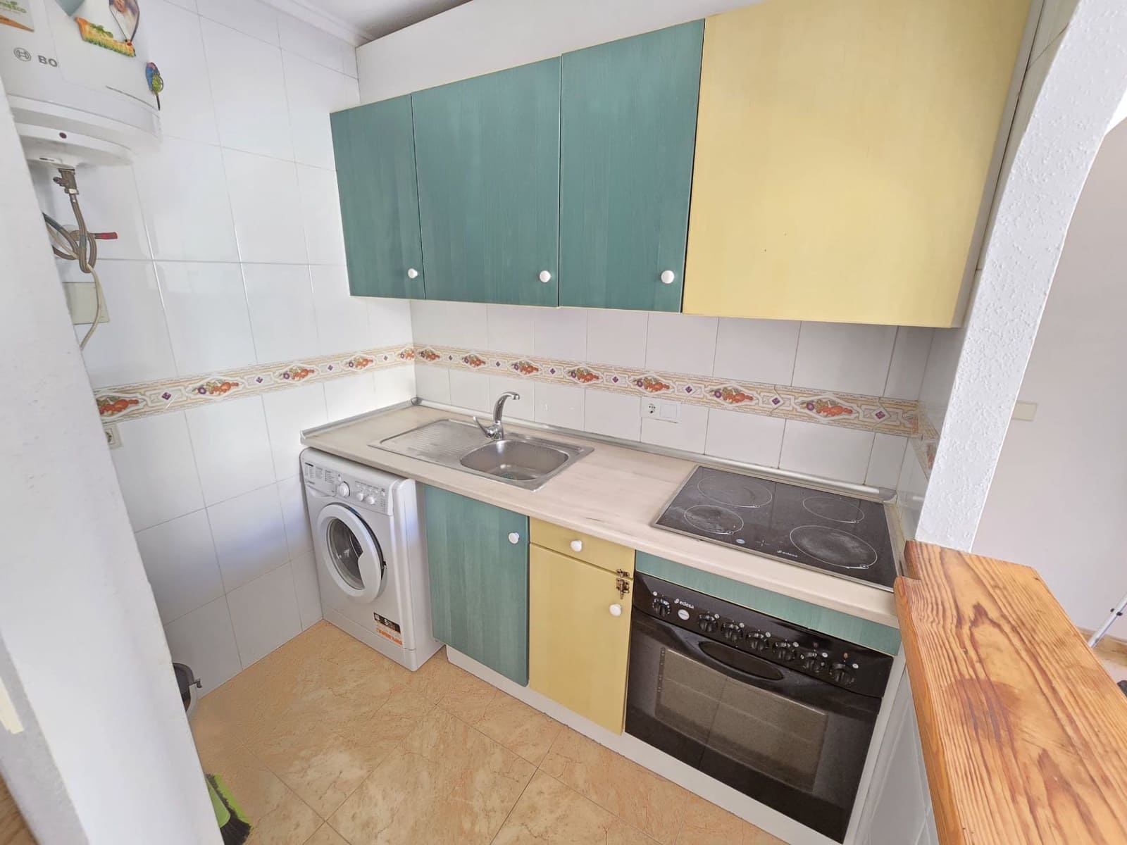 2 bedroom Apartment for sale in Torrevieja with pool - € 136,500 (Ref: 8874119)