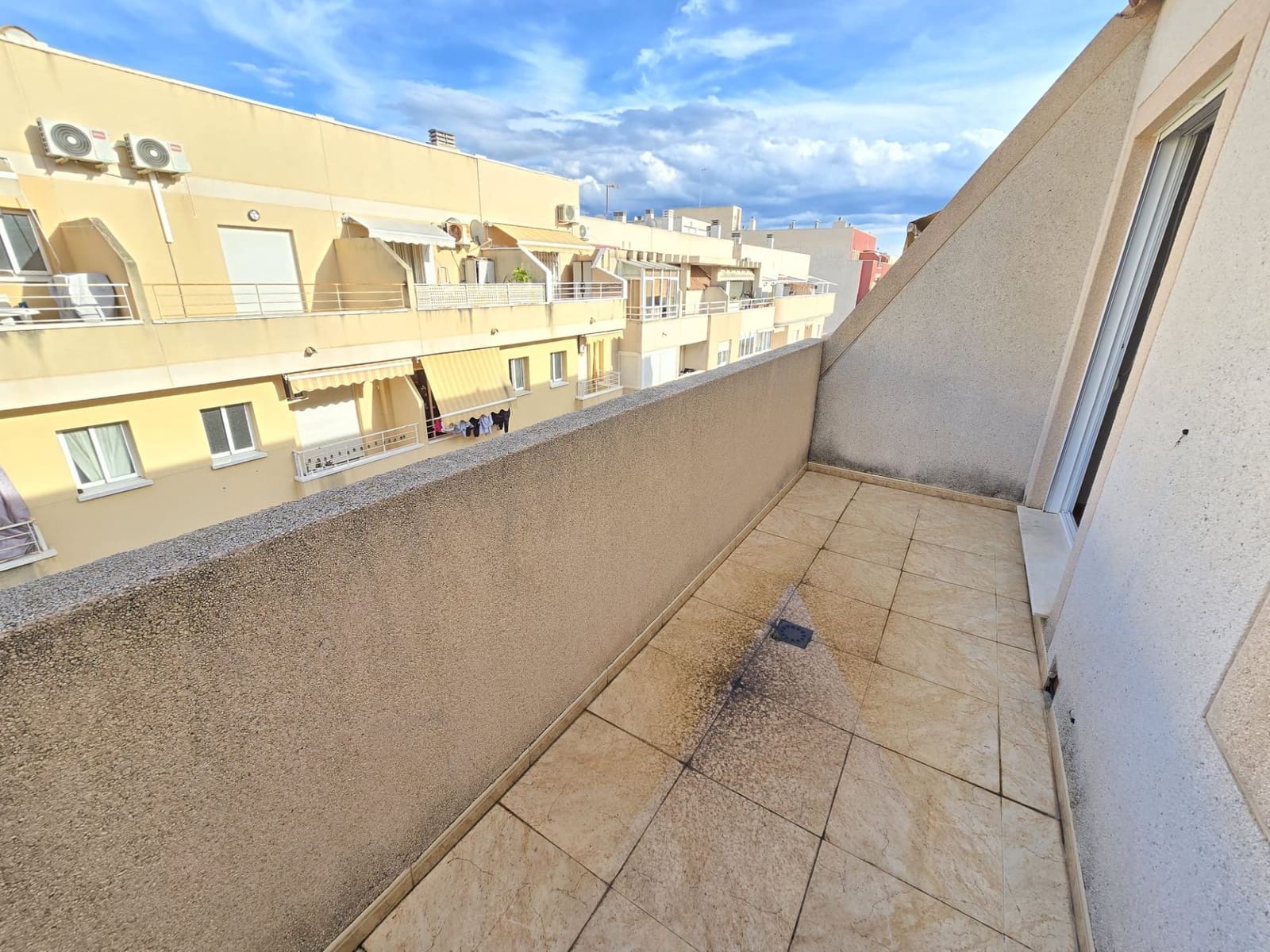 2 bedroom Apartment for sale in Torrevieja with pool - € 136,500 (Ref: 8874119)
