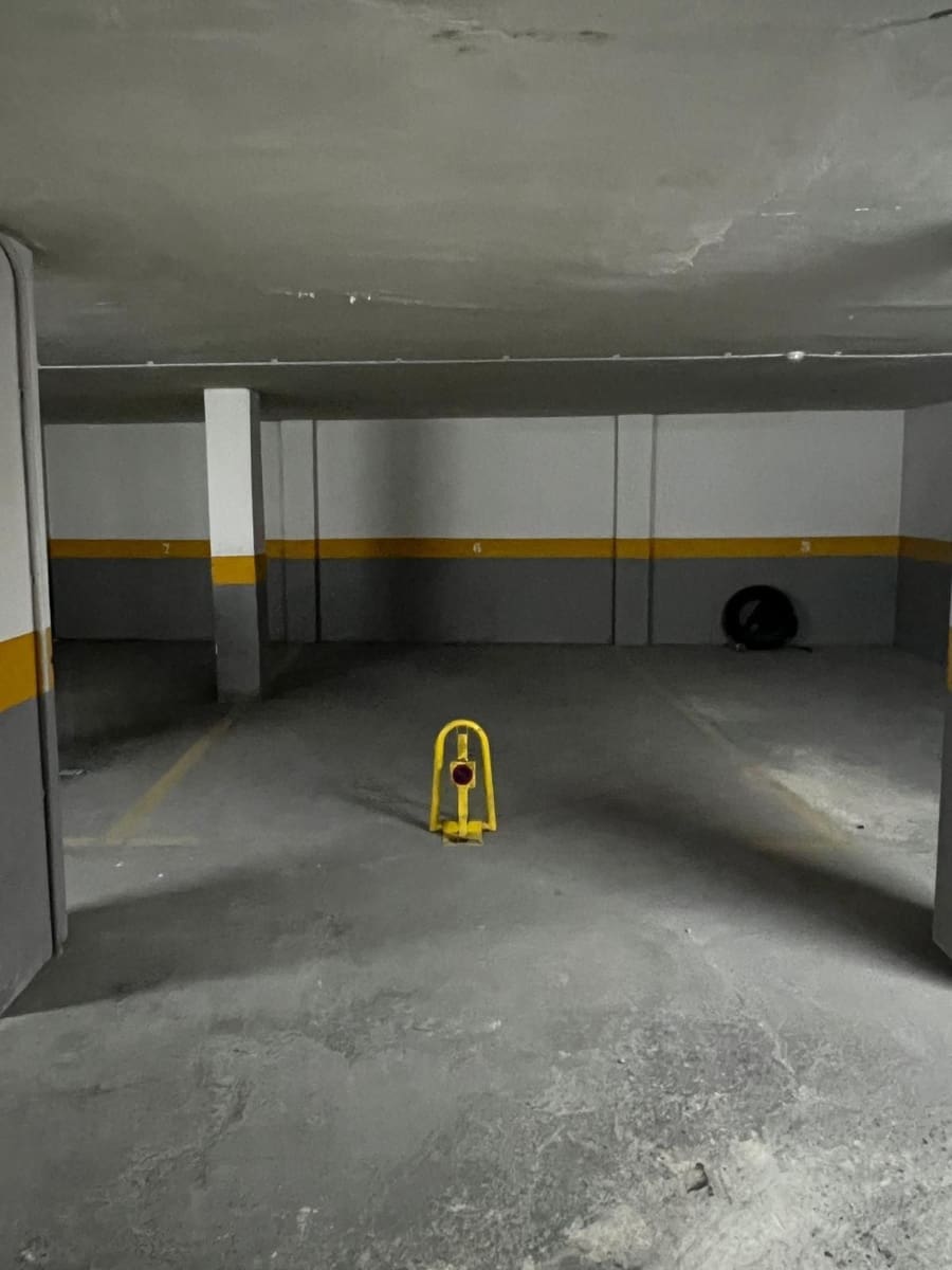 Garaż na sprzedaż w Torrevieja - 14 000 € (Ref: 8903291)