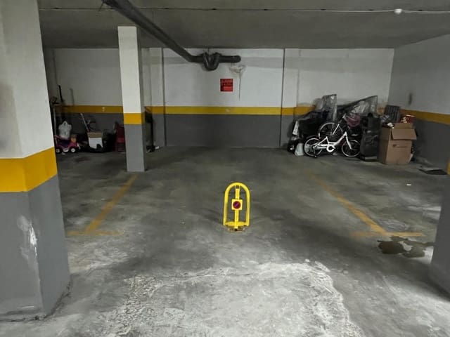 Garaż na sprzedaż w Torrevieja - 14 000 € (Ref: 8910870)