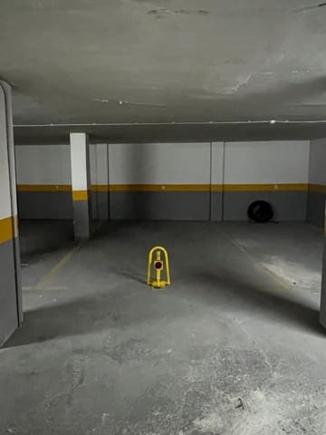 Garage for rent in Torrevieja - € 100 (Ref: 8910871)