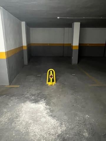 Garage for rent in Torrevieja - € 100 (Ref: 8910871)