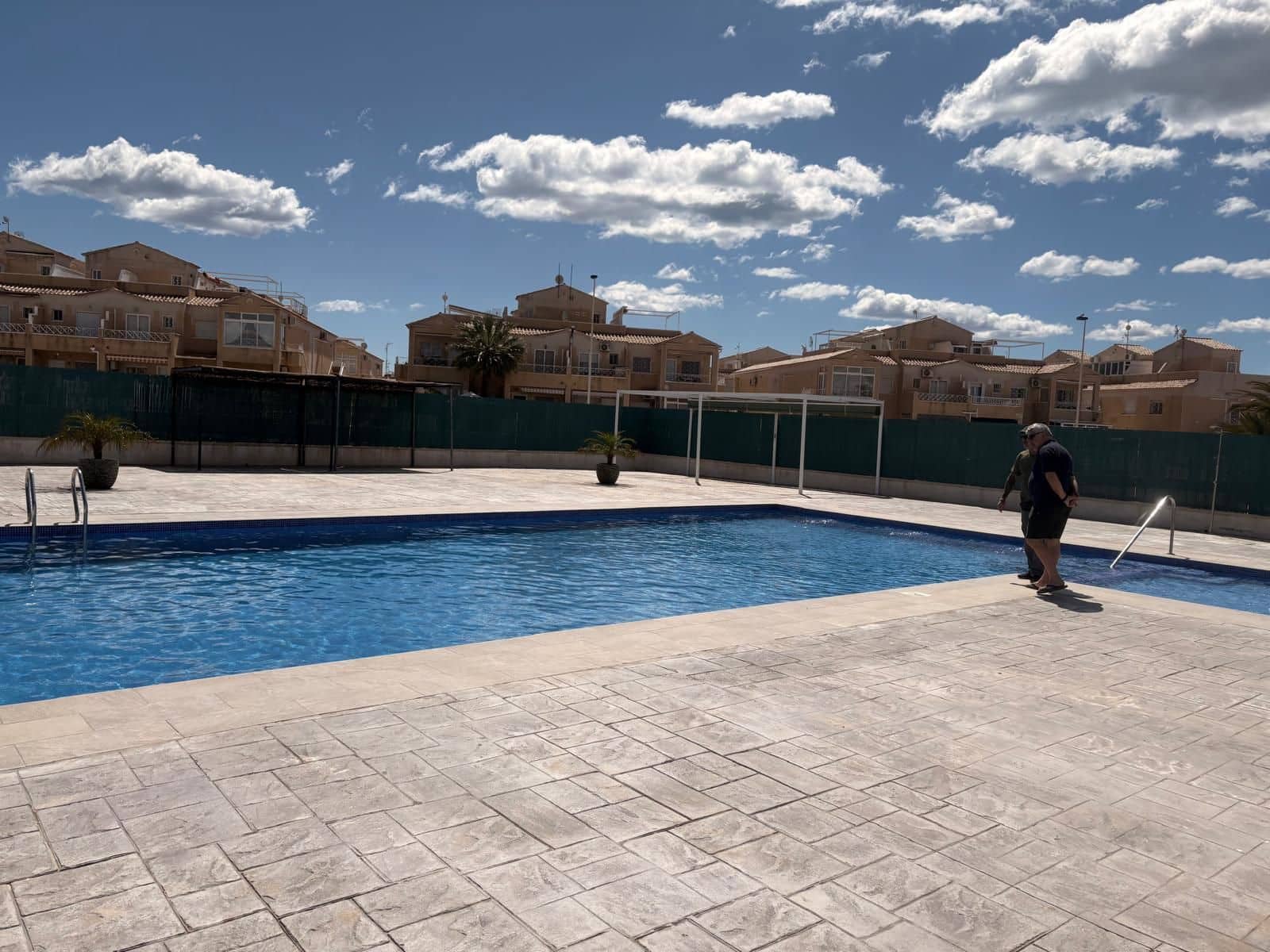 2 bedroom Semi-detached Villa for sale in Torrevieja with pool garage - € 135,000 (Ref: 8992021)