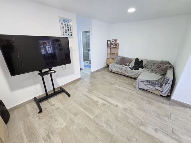 Pareado de 2 habitaciones en Torrevieja en venta con piscina garaje - 135.000 € (Ref: 8992021)